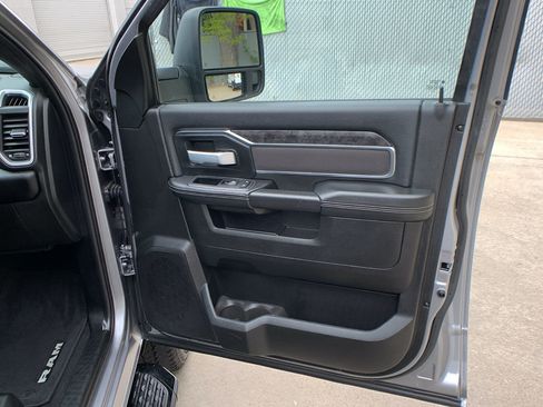 Used 2024 RAM 2500 Big Horn w/ Night Edition AWD/4WD image 28