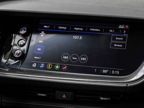 Used 2023 Buick Envision Essence image 11