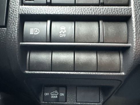 Certified 2025 Toyota Tacoma SR image 28