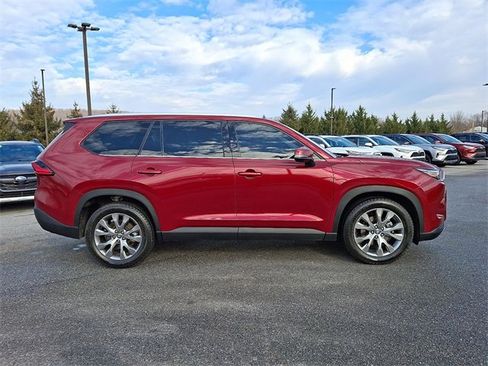 Used 2024 Toyota Grand Highlander Limited image 7