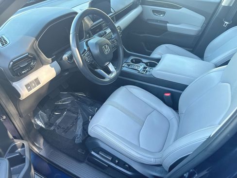Used 2023 Honda Pilot Touring image 10