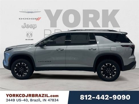 Used 2024 Chevrolet Traverse Z71 image 2