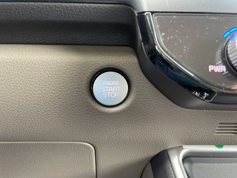 New 2026 Kia Carnival FWD image 24