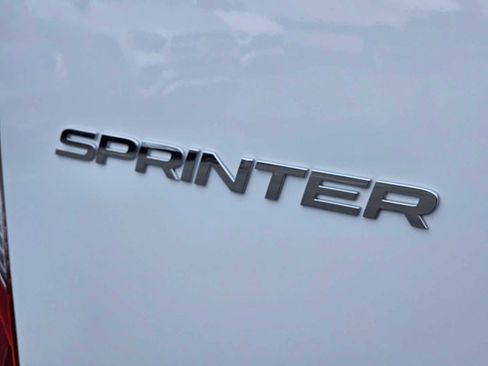 Used 2025 Mercedes-Benz Sprinter 2500 image 16