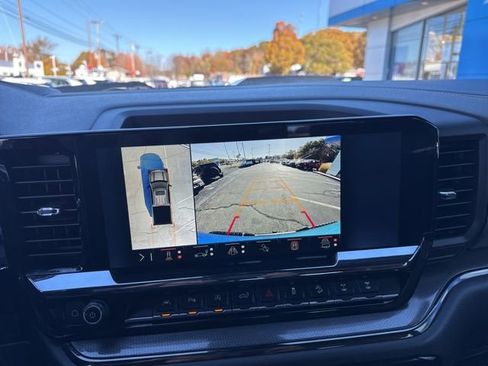 Used 2024 Chevrolet Silverado 1500 ZR2 image 3