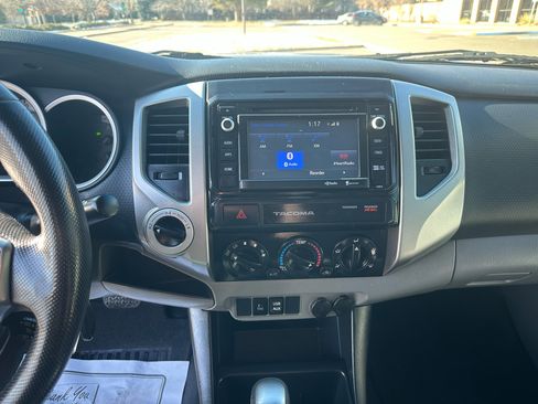 Used 2015 Toyota Tacoma 4x4 Double Cab w/ TRD Off-Road Package image 14