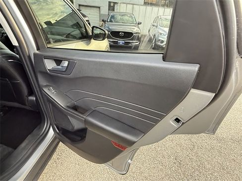 Used 2022 Ford Escape SEL image 27