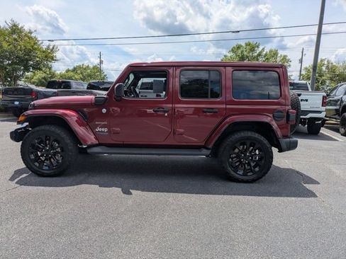 Used 2022 Jeep Wrangler Unlimited Sahara w/ Cold Weather Group AWD/4WD image 7