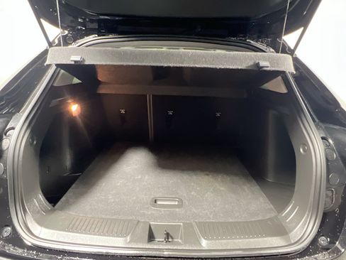 Used 2025 Chevrolet Trax ACTIV w/ Sunroof Package FWD image 33