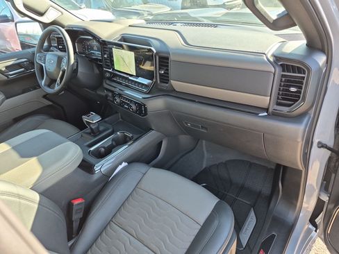 Used 2025 Chevrolet Silverado 1500 ZR2 w/ Technology Package AWD/4WD image 33