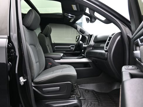 Used 2019 RAM 1500 Big Horn AWD/4WD image 13