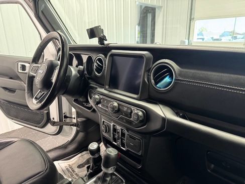 Used 2022 Jeep Wrangler Unlimited Sahara w/ Cold Weather Group image 24