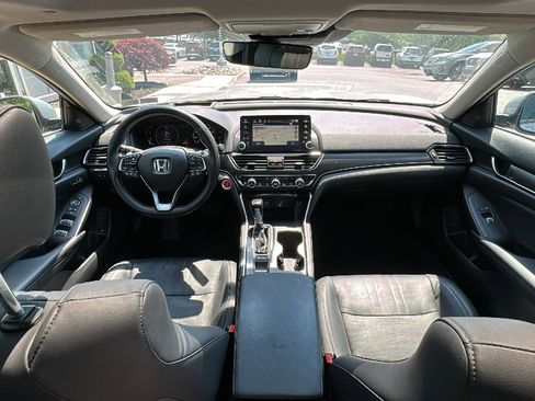 Used 2018 Honda Accord Touring image 28