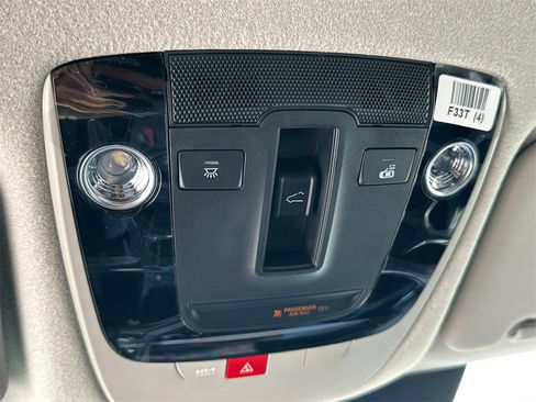 New 2025 Kia Niro SX image 30