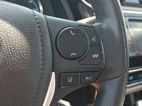 Used 2018 Toyota Corolla LE FWD image 19