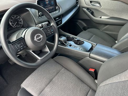 Used 2023 Nissan Rogue SV image 10