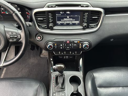 Used 2018 Kia Sorento EX FWD image 32