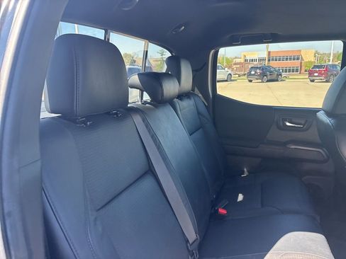 Used 2022 Toyota Tacoma TRD Sport w/ TRD Premium Sport Package image 33
