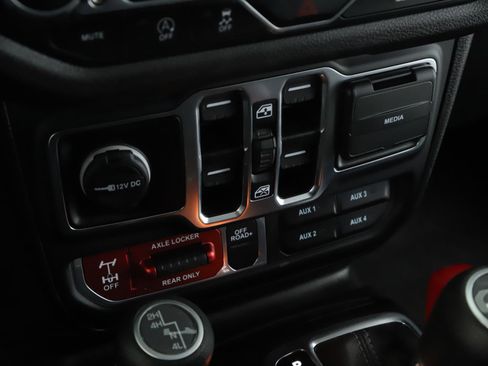 Used 2025 Jeep Wrangler Unlimited Sport image 15