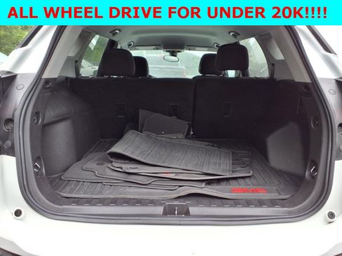 Used 2022 GMC Terrain SLE image 8