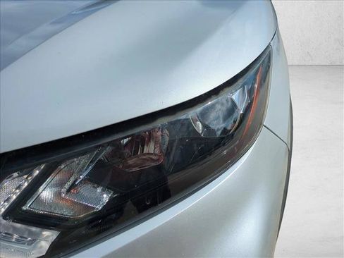 Used 2020 Nissan Rogue Sport SV w/ All-Weather Package FWD image 9