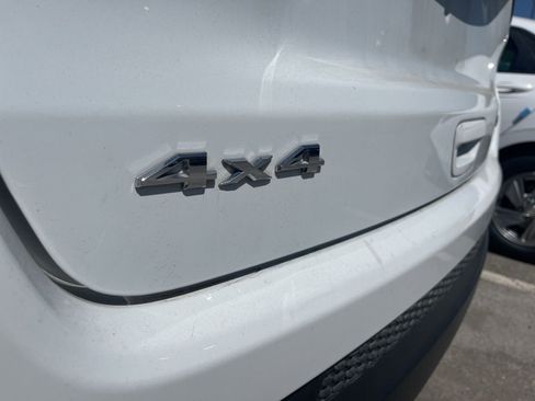 Used 2025 Jeep Compass Latitude AWD/4WD image 7
