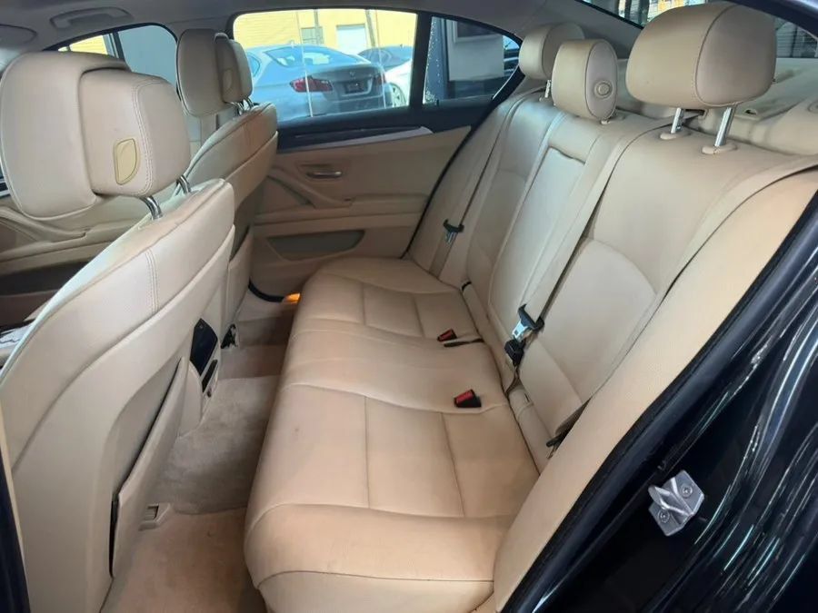 Used 2013 BMW 528i xDrive Sedan AWD/4WD image 9