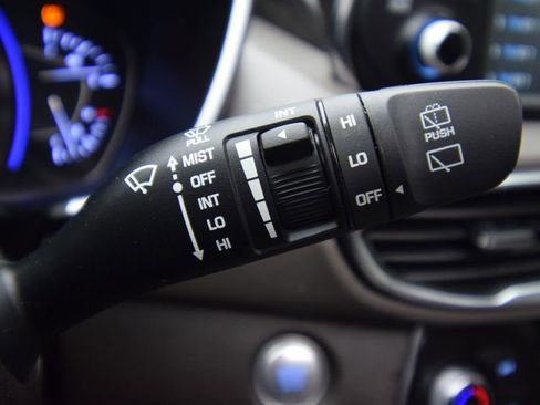 Used 2020 Hyundai Santa Fe SEL FWD image 40
