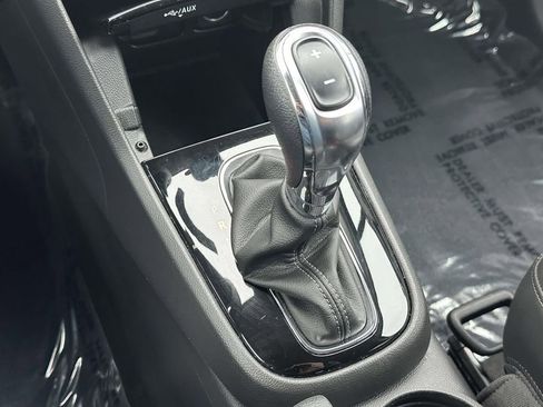 Certified 2022 Buick Encore Preferred w/ Safety Package image 31