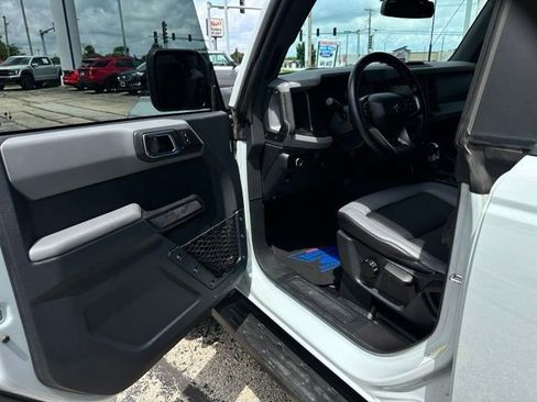 Used 2023 Ford Bronco Big Bend w/ Sasquatch Package AWD/4WD image 12