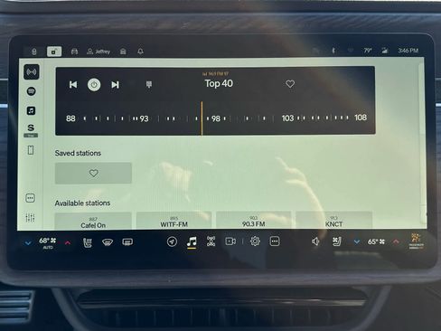 Used 2023 Rivian R1T Adventure image 30