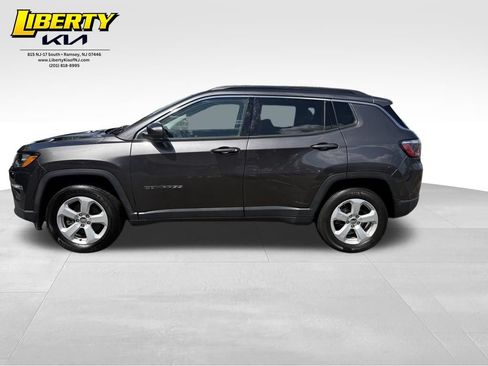 Used 2018 Jeep Compass Latitude w/ Popular Equipment Group AWD/4WD image 4