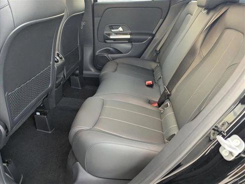 Used 2025 Mercedes-Benz GLA 250 image 13