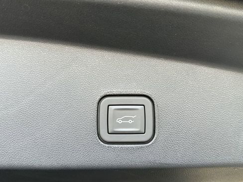 New 2026 Cadillac Lyriq V image 33