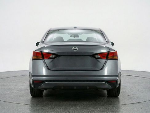 Used 2025 Nissan Altima 2.5 SV image 7