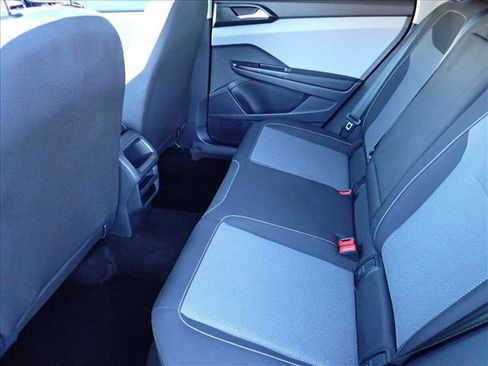 Used 2022 Volkswagen Taos S image 9