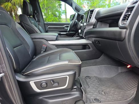 Used 2024 RAM 1500 Laramie AWD/4WD image 10