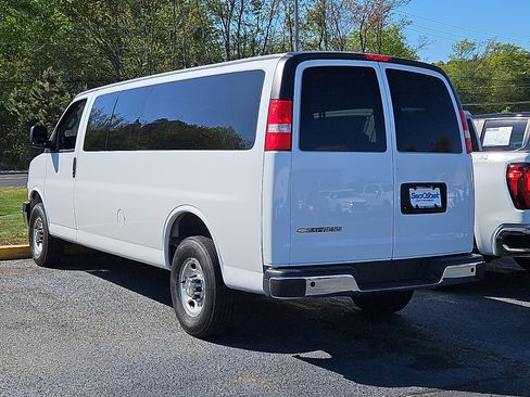 Used 2024 Chevrolet Express 3500 LT w/ LT Preferred Equipment Group RWD image 4