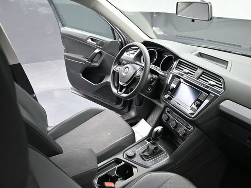 Used 2020 Volkswagen Tiguan S image 17