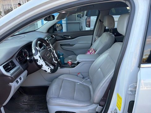 Used 2017 GMC Acadia SLT image 8