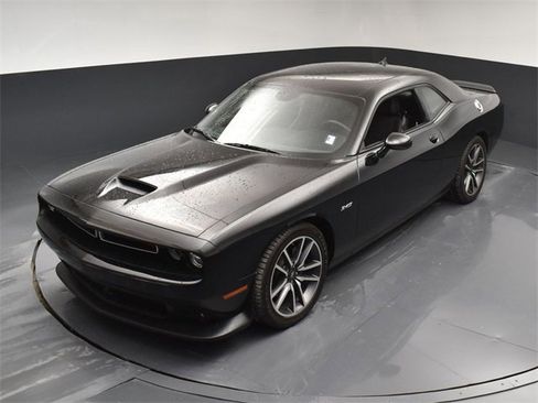 Used 2023 Dodge Challenger R/T w/ Plus Package image 39