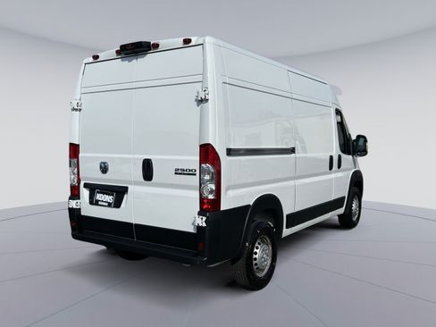 Used 2024 RAM ProMaster 2500 w/ Convenience Group FWD image 16
