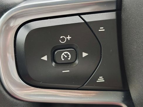 Certified 2025 Volvo XC40 B5 Plus image 14