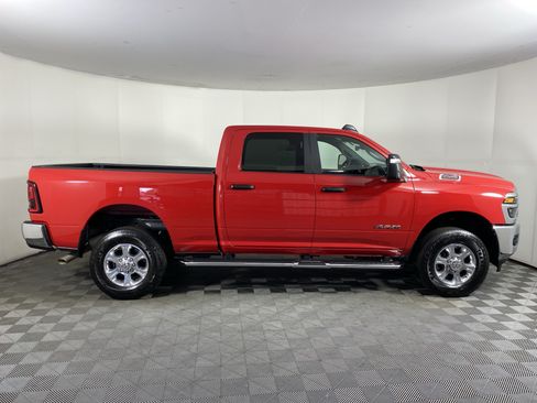 Used 2025 RAM 2500 Big Horn AWD/4WD image 2