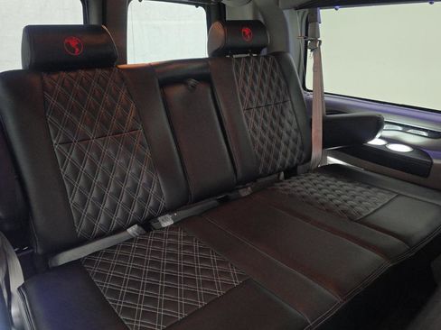Used 2023 GMC Savana 2500 image 10