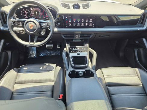 Used 2024 Porsche Cayenne S AWD/4WD image 19