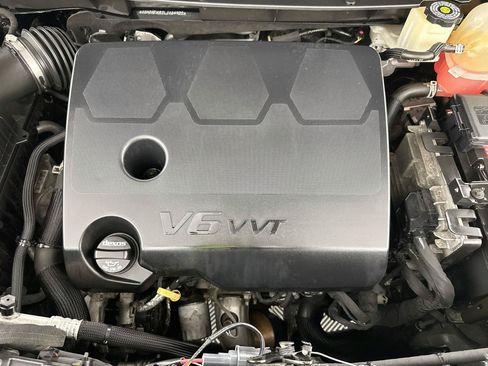 Used 2020 Chevrolet Traverse LS FWD image 36