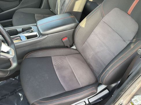 Used 2025 Nissan Sentra SR FWD image 30