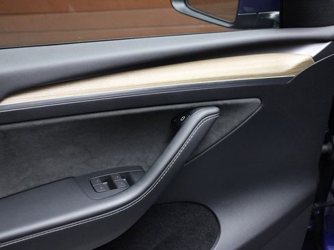 Used 2023 Tesla Model Y Long Range image 17