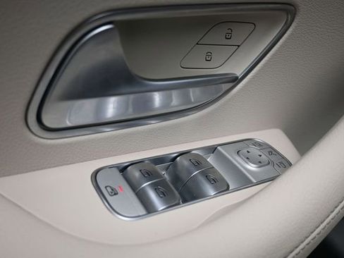 Used 2025 Mercedes-Benz GLS 450 4MATIC image 22